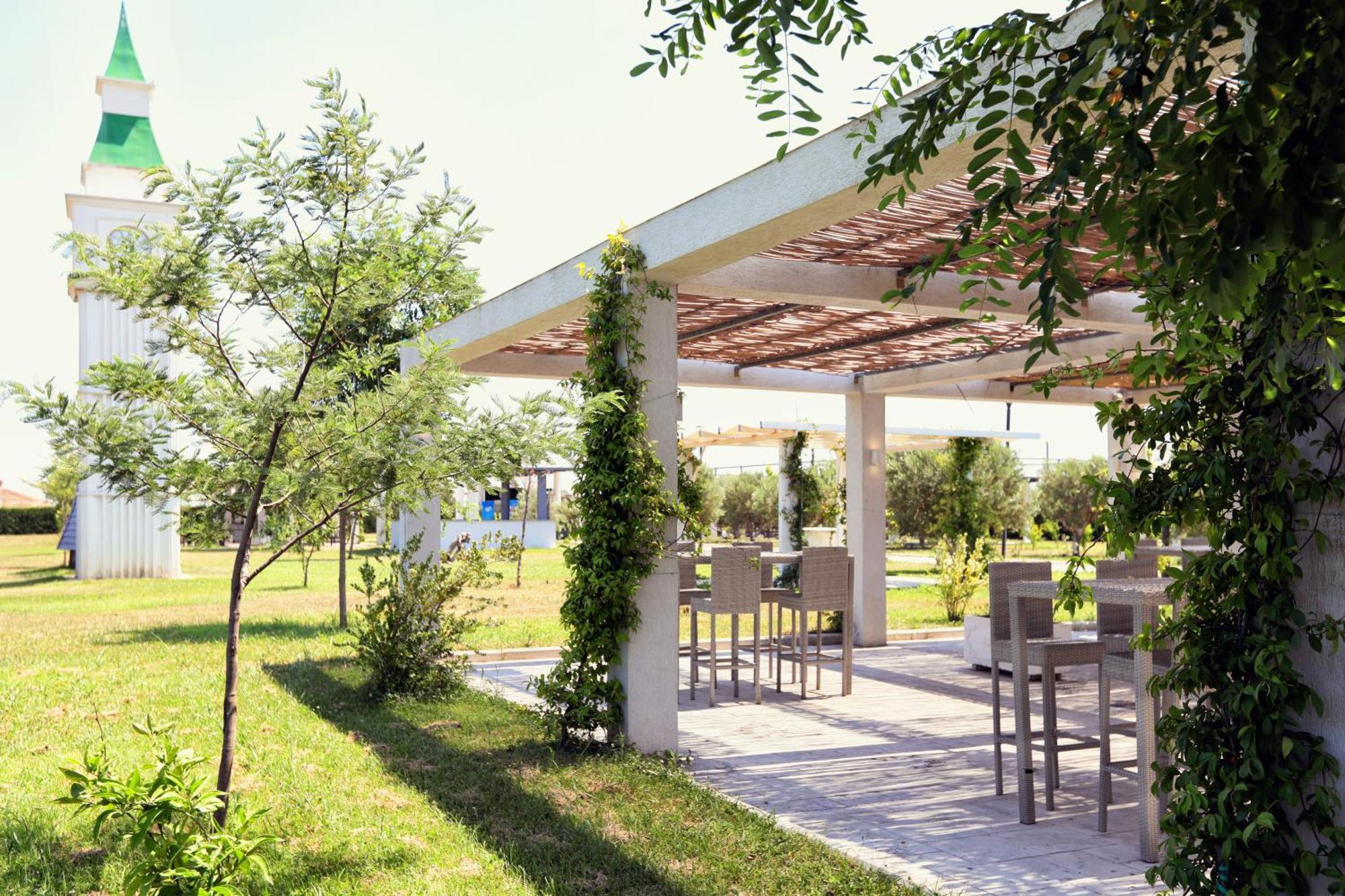 Velipoja Grand Europa Resort, Affiliated By Melia Dış mekan fotoğraf